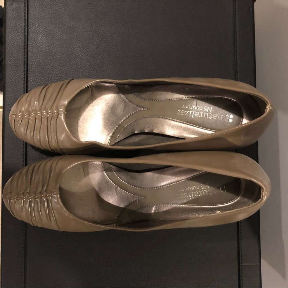 Naturalizer Pump